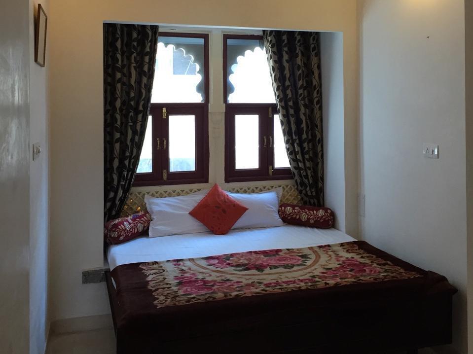 Hotel Lake Paradise Udaipur Buitenkant foto